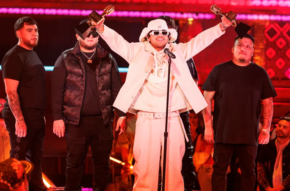 Bad Bunny, Fuerza Regida y más estrellas latinas ganan Premios Billboard de la Música 2024